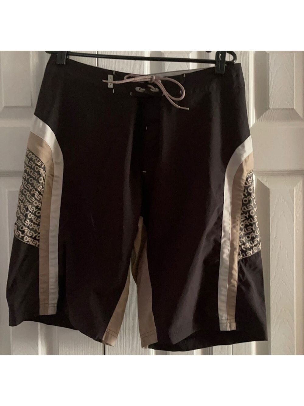 Oakley Board Shorts Size 34🥰